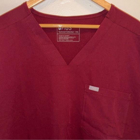FIGS Technical Collection V-neck Short Sleeve Scrub Top Men’s Size XXL - Picture 2 of 7